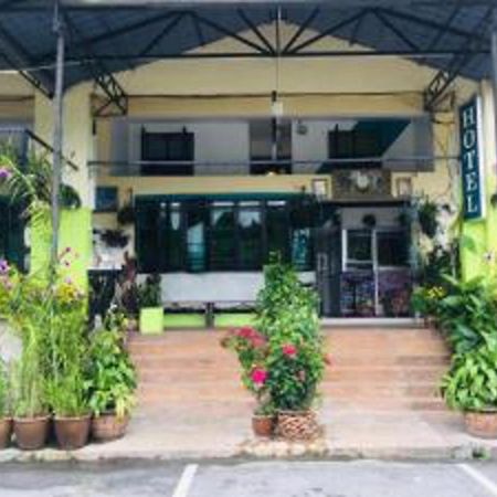 Oyo 90760 Lily Haven Hotel Tanah Rata Exterior photo