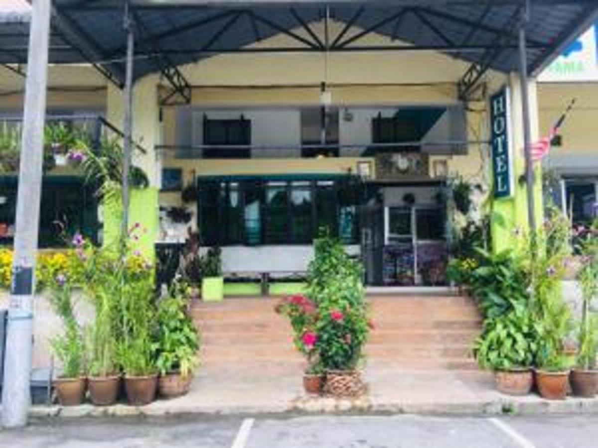 Oyo 90760 Lily Haven Hotel Tanah Rata Exterior photo